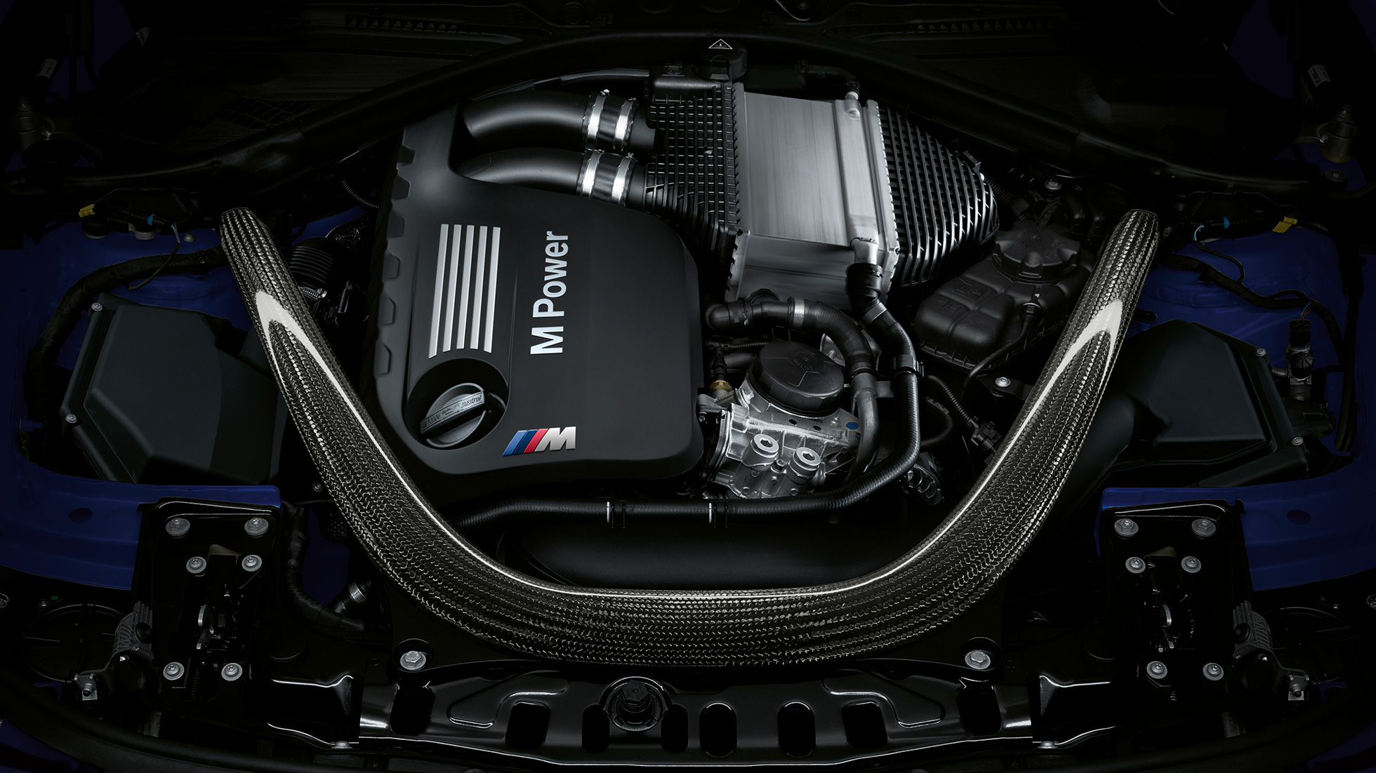 BMW M4 Cabriolet, motorul pe benzină cu 6 cilindri BMW M4 Cabriolet, motorul M TwinPower Turbo pe benzină cu 6 cilindri în linie