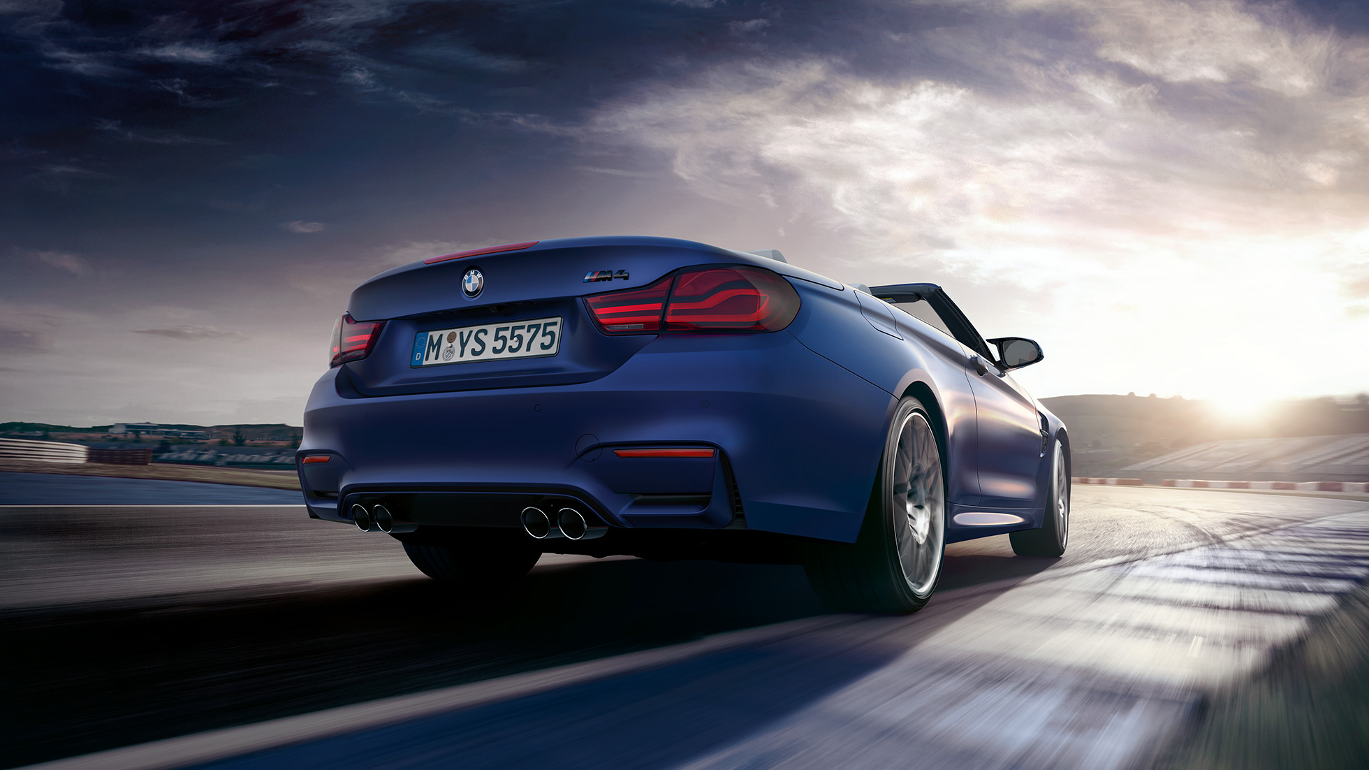 Imagine din spate cu BMW M4 Cabriolet Imagine din spate cu designul BMW M4 Cabriolet