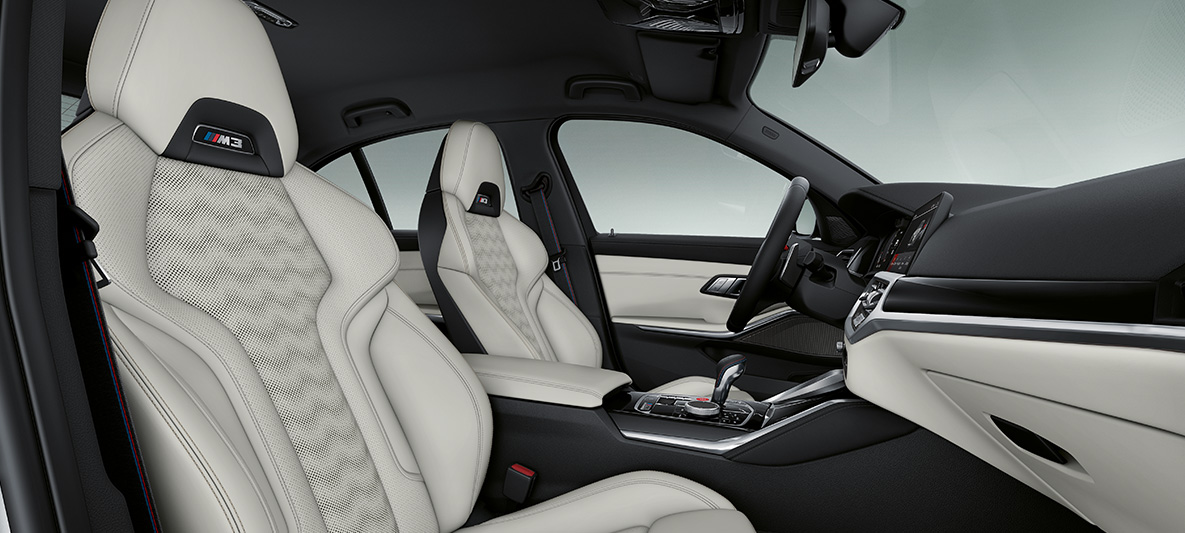 Imagine din interior cu tapiţeria BMW Individual din piele Merino integrală în Alb Ivory a BMW M4 Coupé G82 2020 Imagine din interior cu tapiţeria BMW Individual din piele Merino integrală în Alb Ivory a BMW M4 Coupé G82 2020
