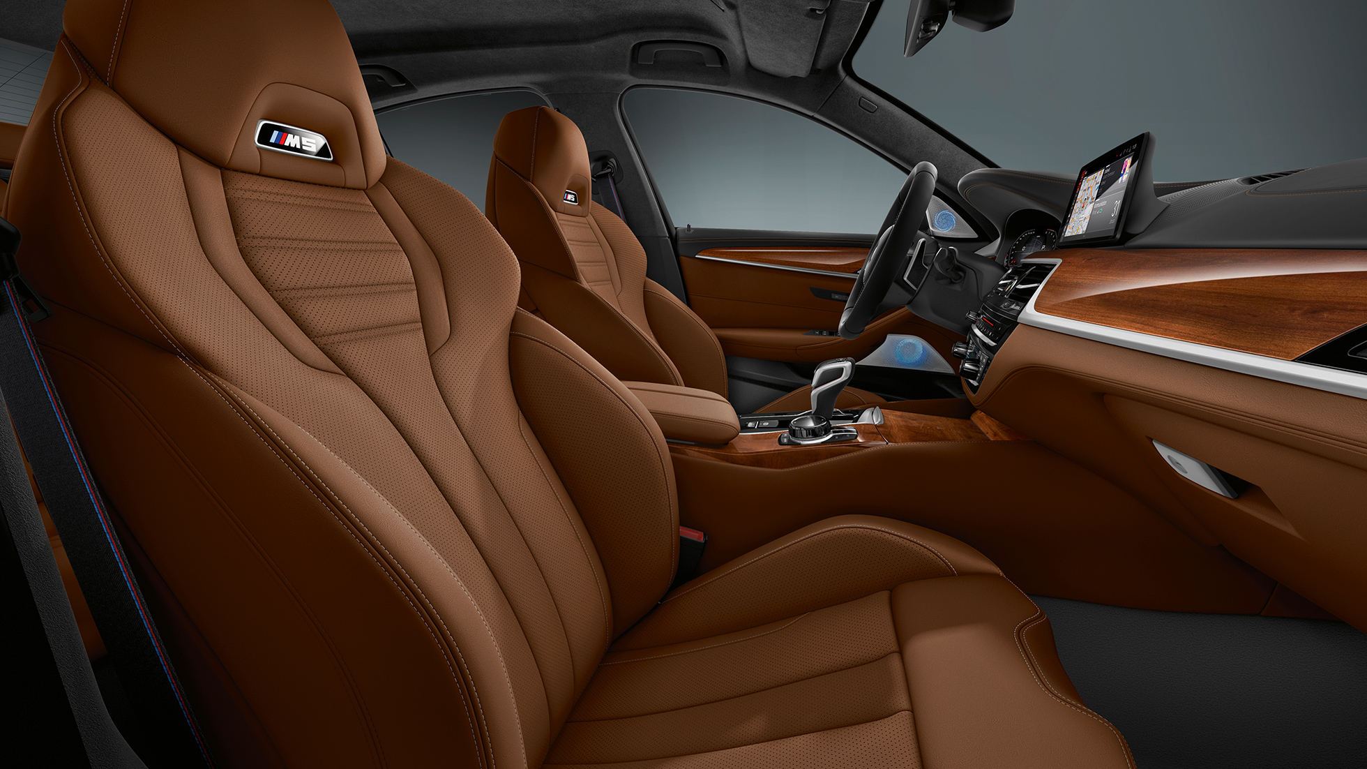 Colecţia BMW Individual. Imagine cu interiorul M5 Competition.