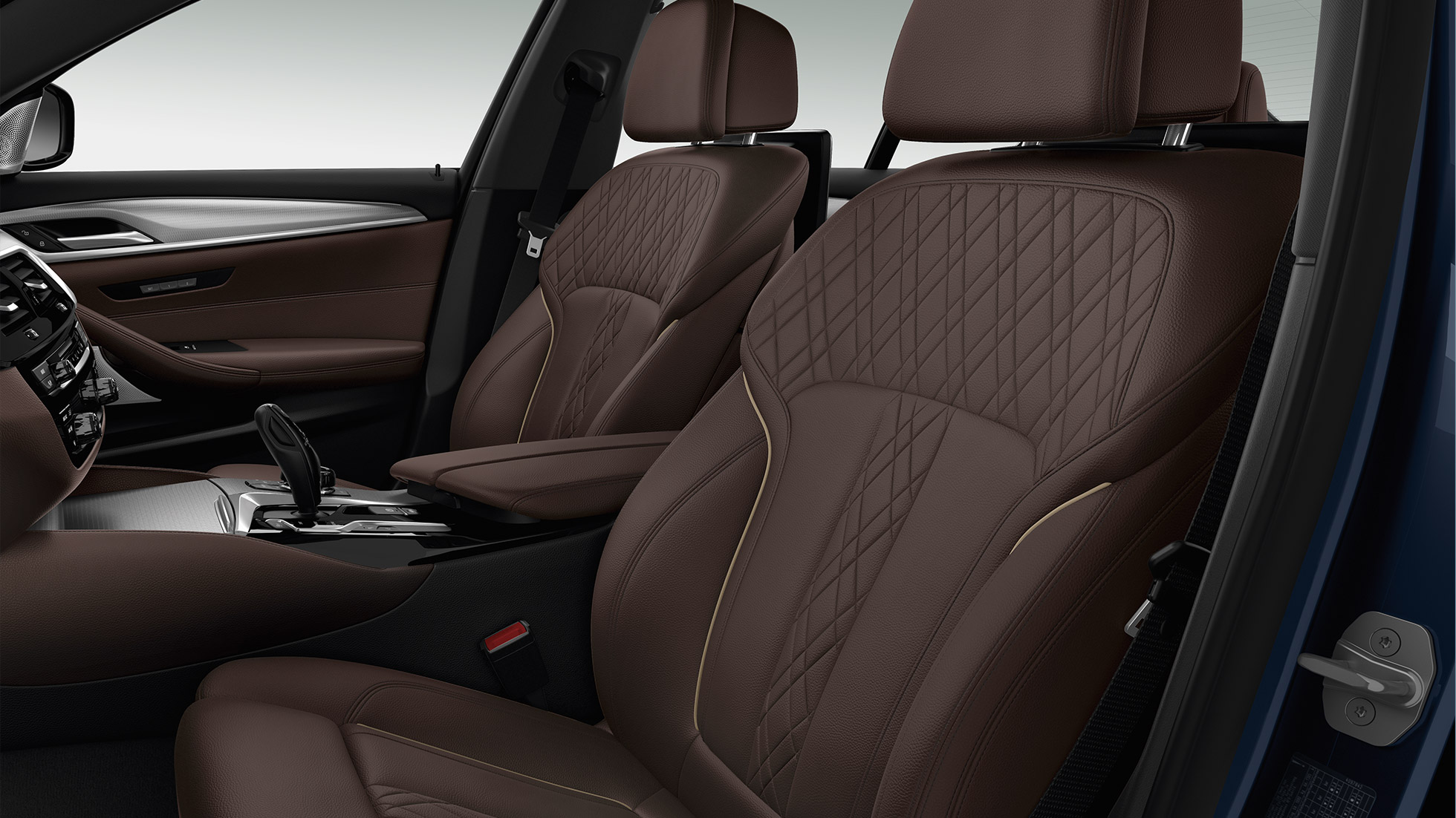 Tapiţerie. Imagine cu designul interior al BMW M550i şi BMW M550d.