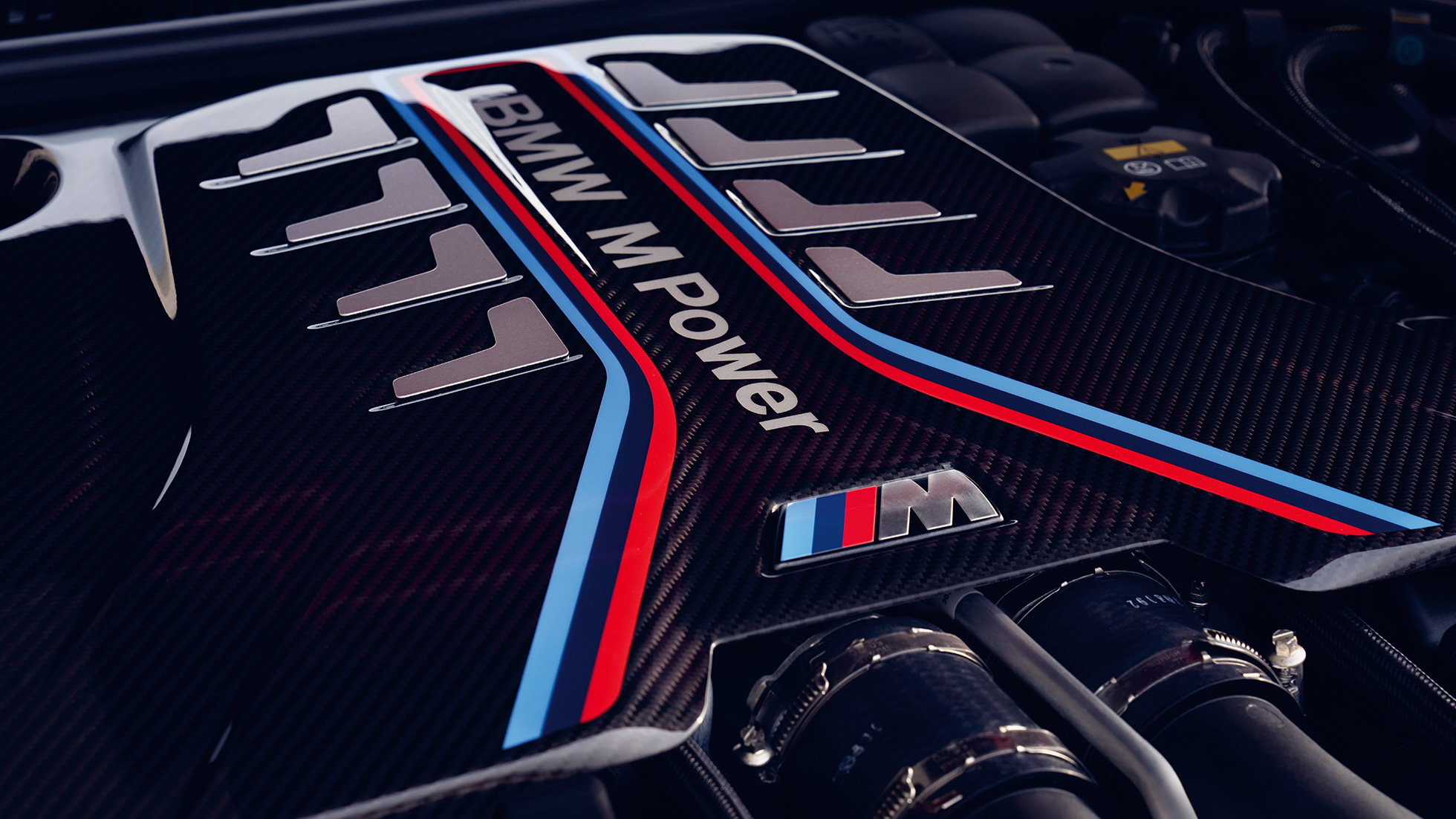 Motorul BMW M TwinPower Turbo pe benzină cu 8 cilindri al BMW M5 Competition, F90, LCI, Facelift, 2020 Motorul BMW M TwinPower Turbo pe benzină cu 8 cilindri al BMW M5 Competition, F90, LCI, Facelift, 2020