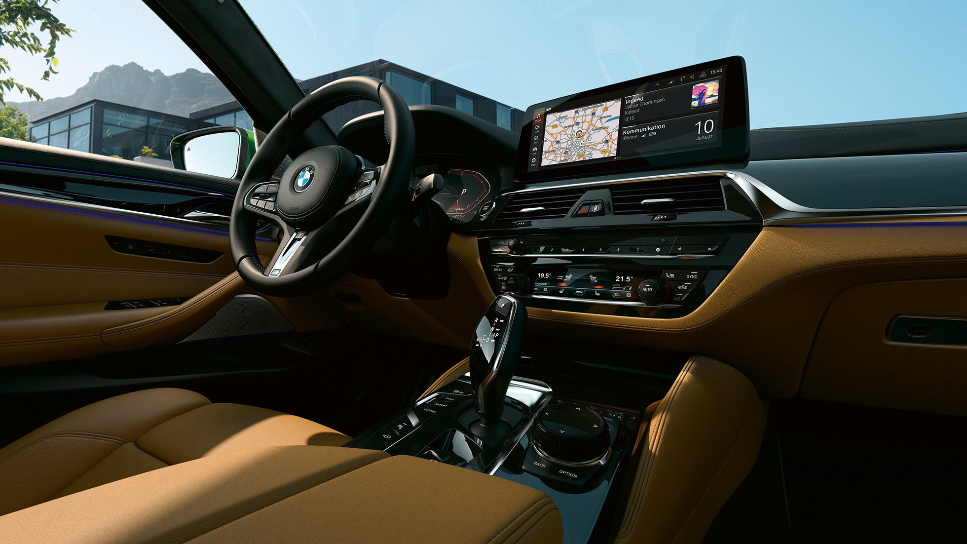 Imagine cu habitaclul BMW M550i xDrive Sedan, G30, LCI, Facelift, 2020, cu Control Display de 12,3” Imagine cu habitaclul BMW M550i xDrive Sedan, G30, LCI, Facelift, 2020, cu Control Display de 12,3”