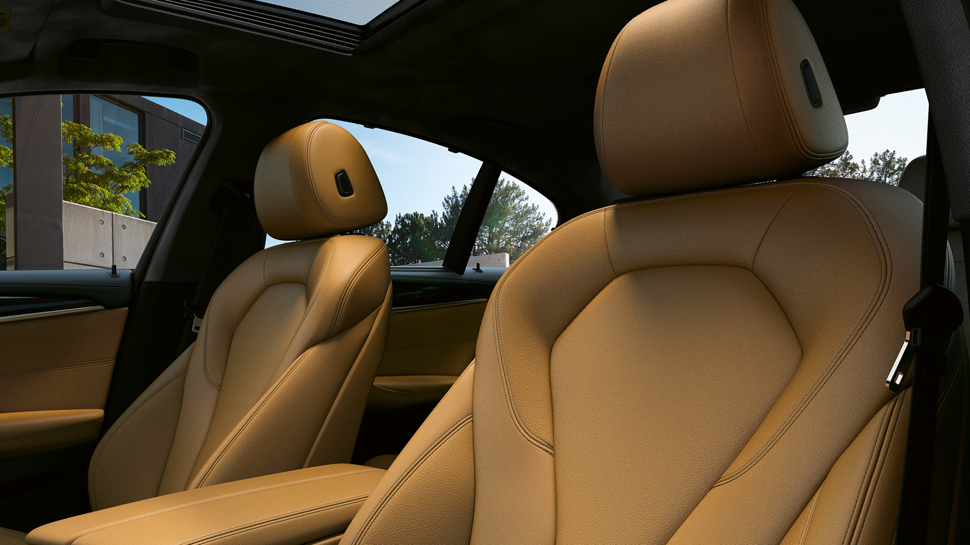 Imagine cu interiorul BMW M550i xDrive Sedan, G30, LCI, Facelift, 2020, cu scaune sport pentru conducătorul auto şi pasagerul faţă Imagine cu interiorul BMW M550i xDrive Sedan, G30, LCI, Facelift, 2020, cu scaune sport pentru conducătorul auto şi pasagerul faţă