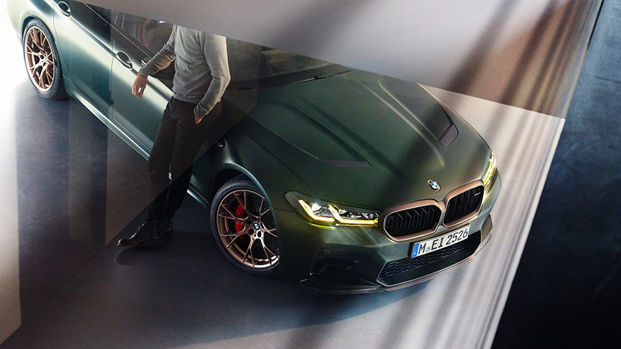 Imagine de sus cu BMW M5 CS F90 2021 în Verde Frozen Deep Imagine de sus cu BMW M5 CS F90 2021 în Verde Frozen Deep