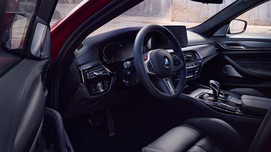 Imagine cu habitaclul BMW M5 Competition