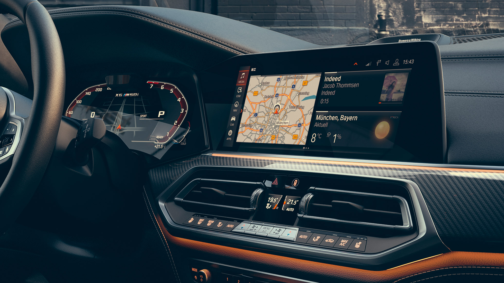 Habitaclul BMW X6 M50i Imagine cu habitaclul BMW X6 M50i, orientat spre conducătorul auto