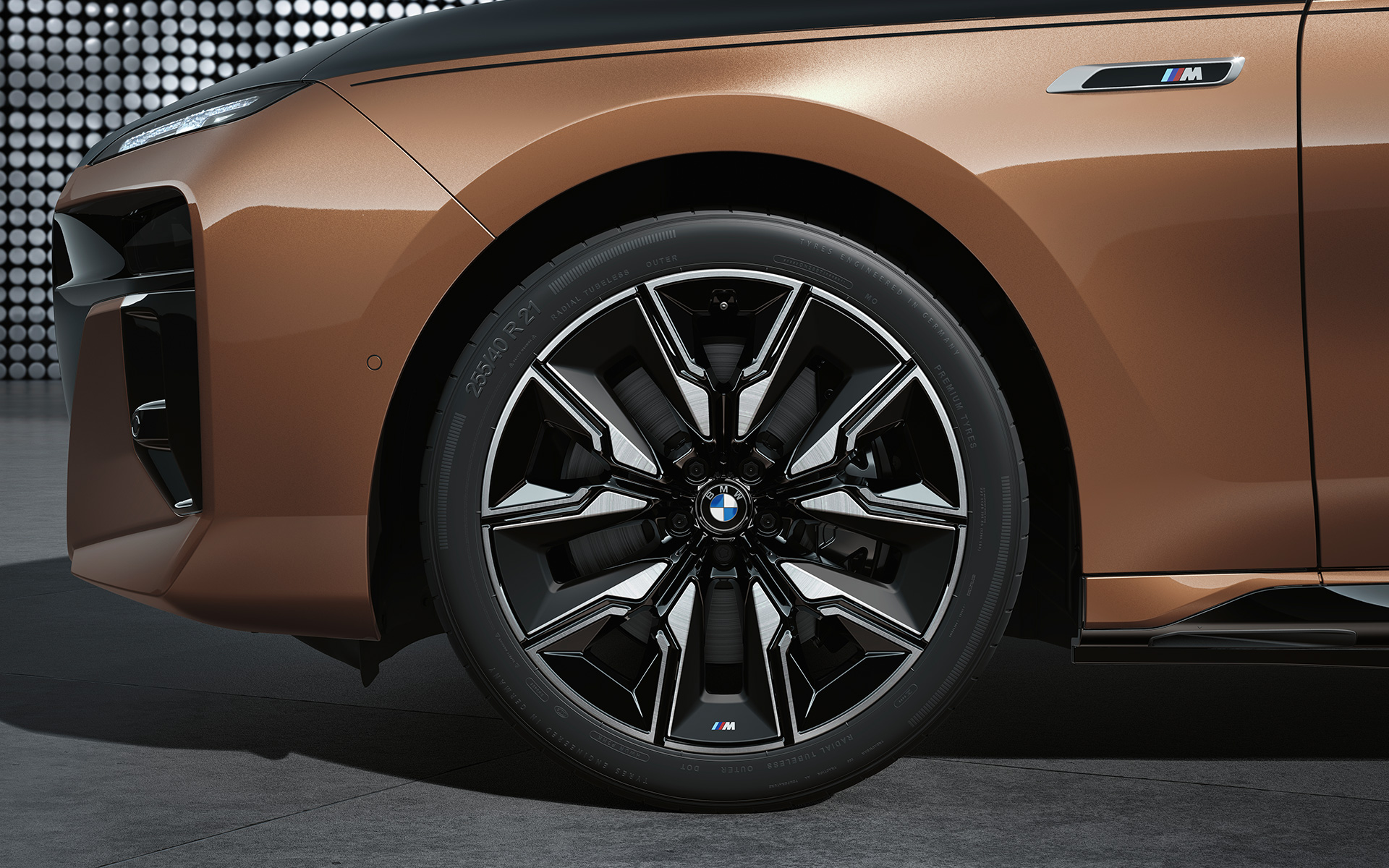 Jante M aerodinamice de 21”, tip 909 M, multicolore, BMW i7 M70 xDrive Sedan BMW i7 M70 xDrive Sedan, jante M aerodinamice de 21”, tip 909 M, multicolore