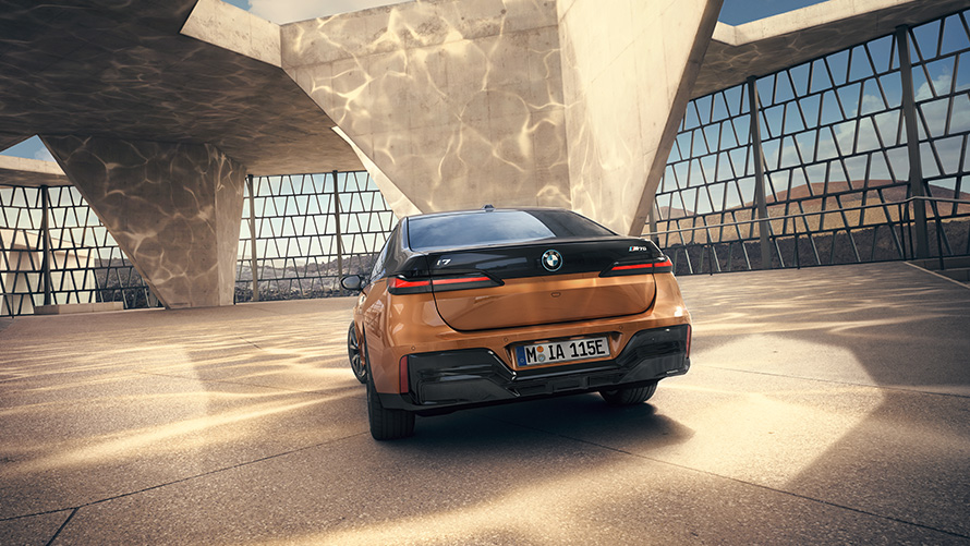 BMW Financial Services, BMW i7 M70 xDrive Sedan BMW Financial Services, BMW i7 M70 xDrive Sedan