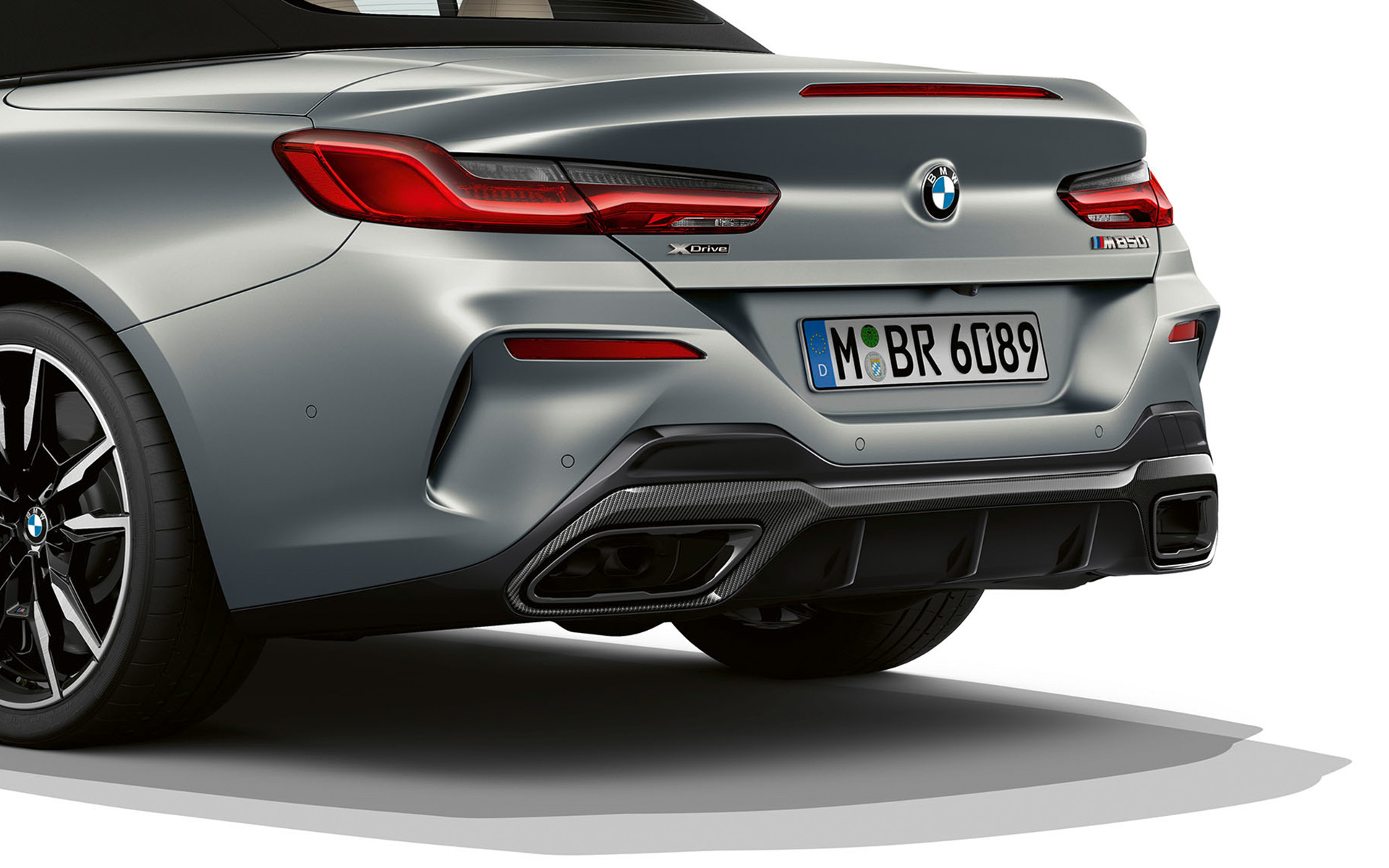 BMW M850i xDrive Cabriolet, BMW Individual Gri Frozen Pure, spoiler spate