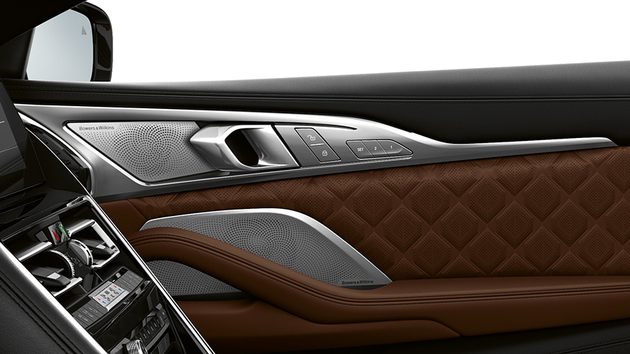 BMW M8 Cabriolet, sistem de sunet surround Bowers & Wilkins Diamond