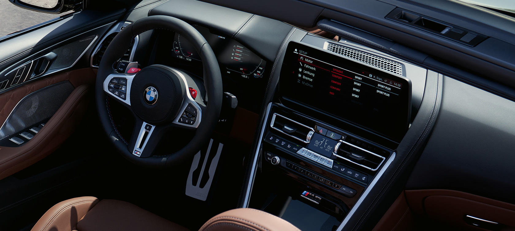 BMW M8 Competition Cabriolet, habitaclu, Control Display