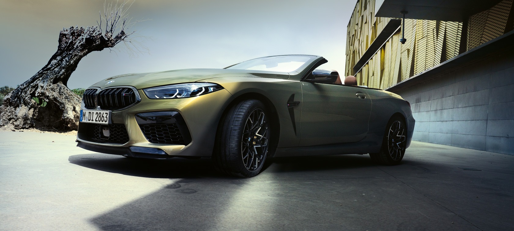 BMW M8 Competition Cabriolet, BMW Individual Brass