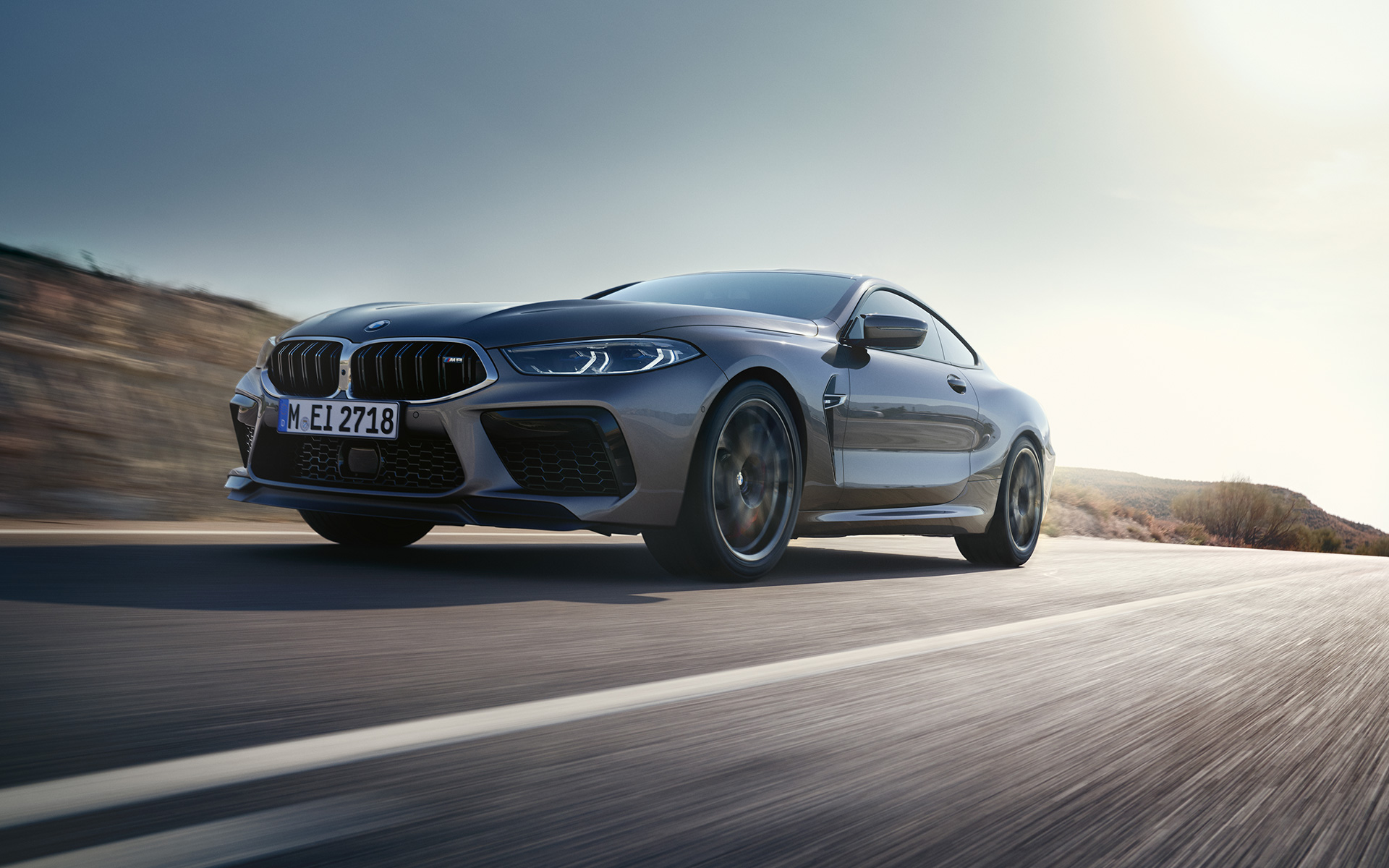 BMW M8 Coupé, Gri Skyscraper