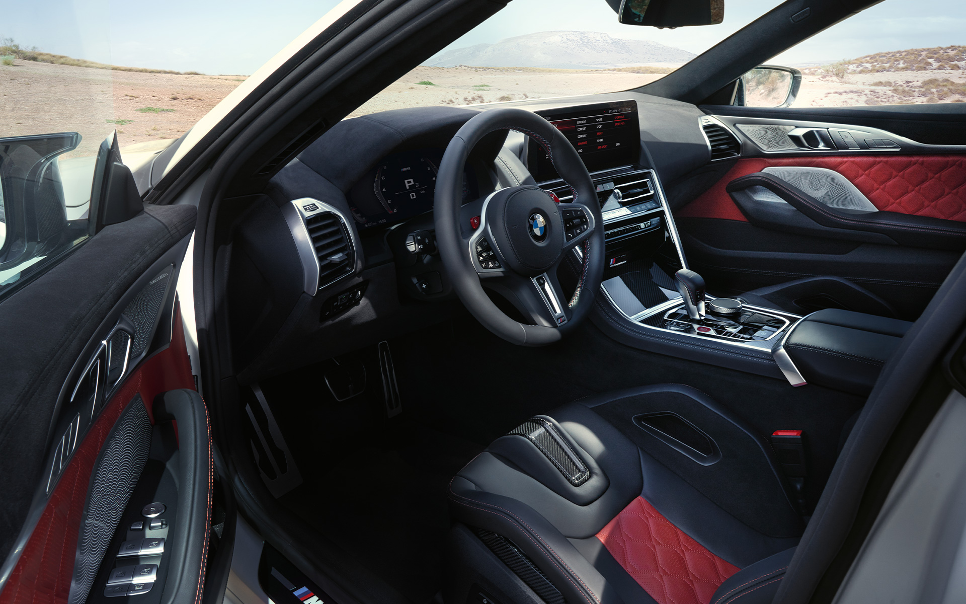 BMW M8 Competition Gran Coupé, interior, portieră deschisă