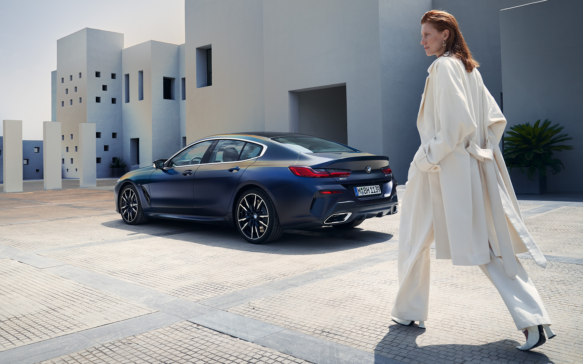 BMW M850i xDrive Gran Coupé, BMW Individual Albastru Frozen Tanzanite