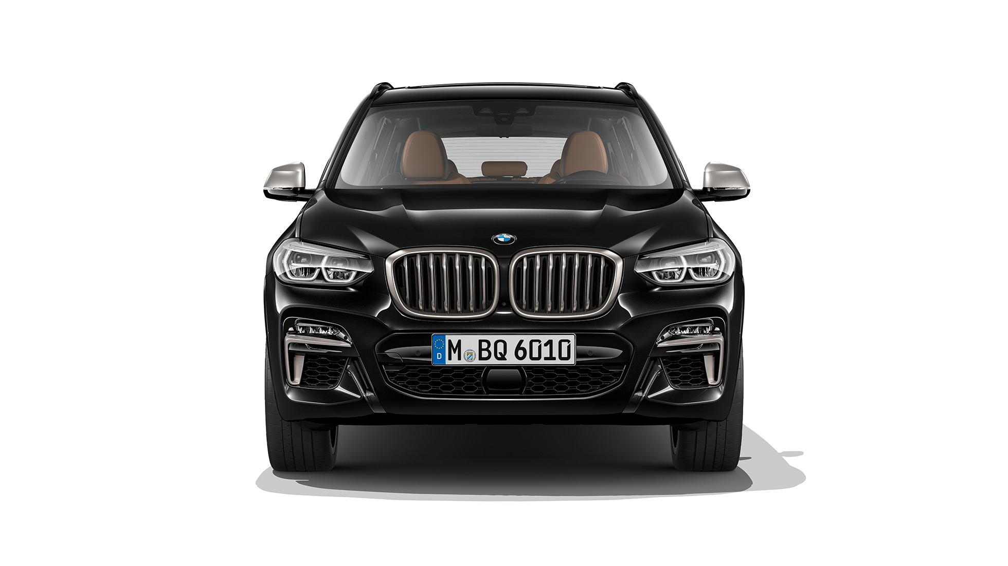Perspectivă faţă a BMW X3 M40i şi BMW X3 M40d. Perspectivă faţă a exteriorului BMW X3 M40i şi BMW X3 M40d în Negru Sapphire metalizat.