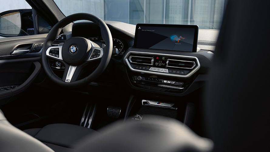 Habitaclul unui BMW X4 M40i G02 LCI 2021 Facelift