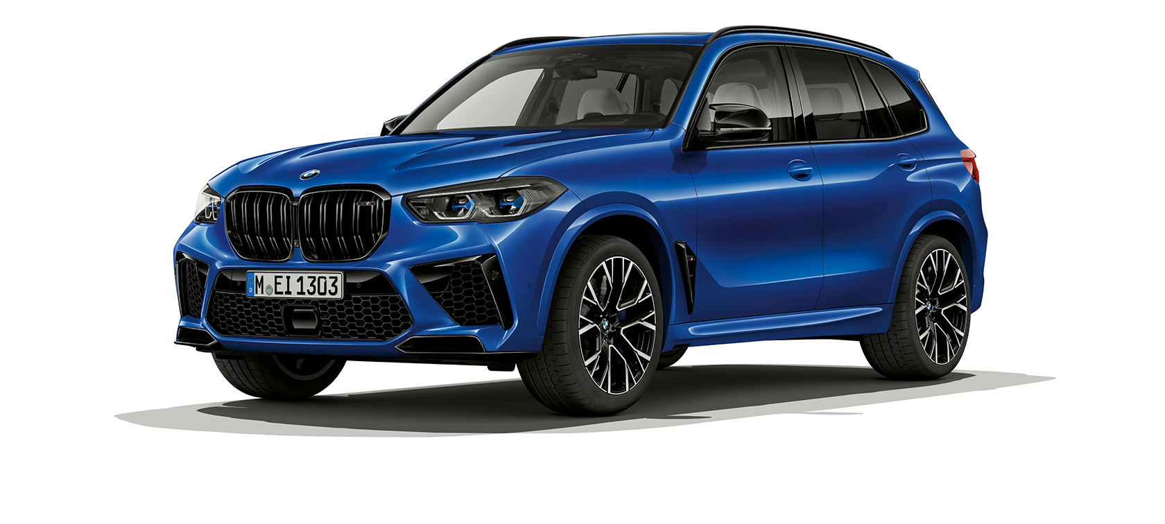 Imagine cu trei sferturi din partea laterală a BMW X5 M Competition Imagine cu trei sferturi din partea laterală a BMW X5 M Competition, F95, 2020, în Albastru Marina Bay metalizat