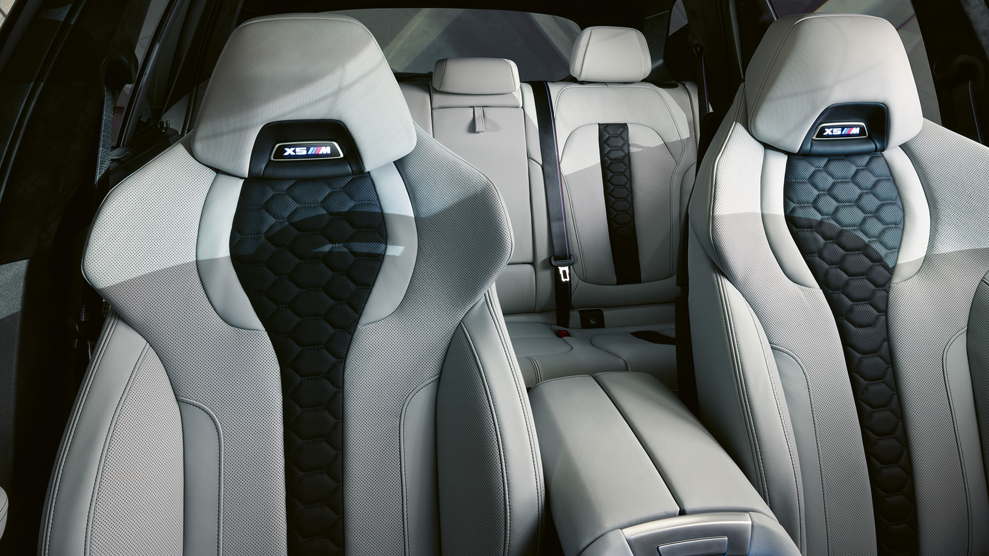 Scaunele multifuncţionale ale BMW X5 M Competition Scaunele multifuncţionale ale BMW X5 M Competition, F95