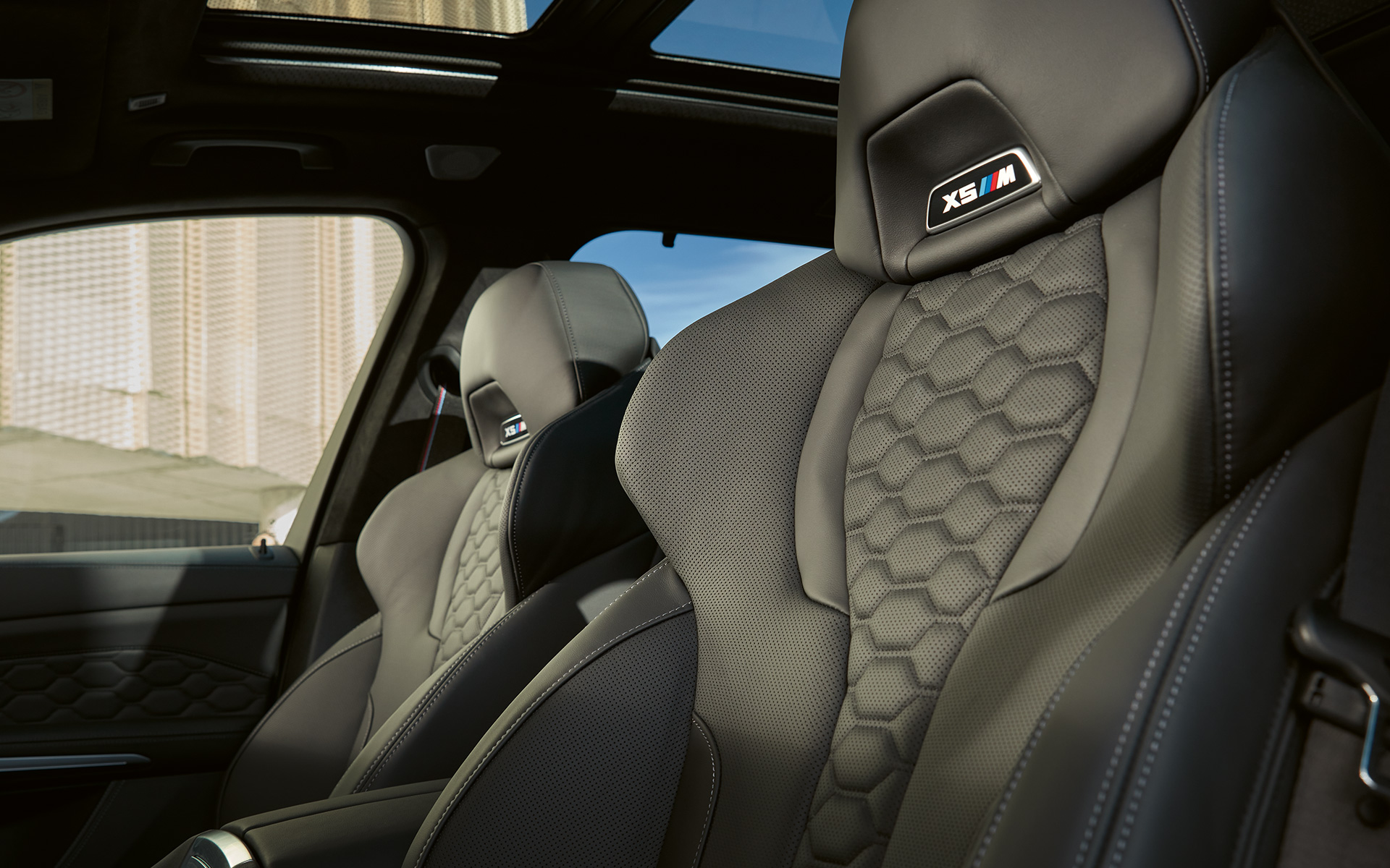 Scaunele M multifuncţionale ale BMW X5 M Competition Scaunele M multifuncţionale ale BMW X5 M Competition 2023