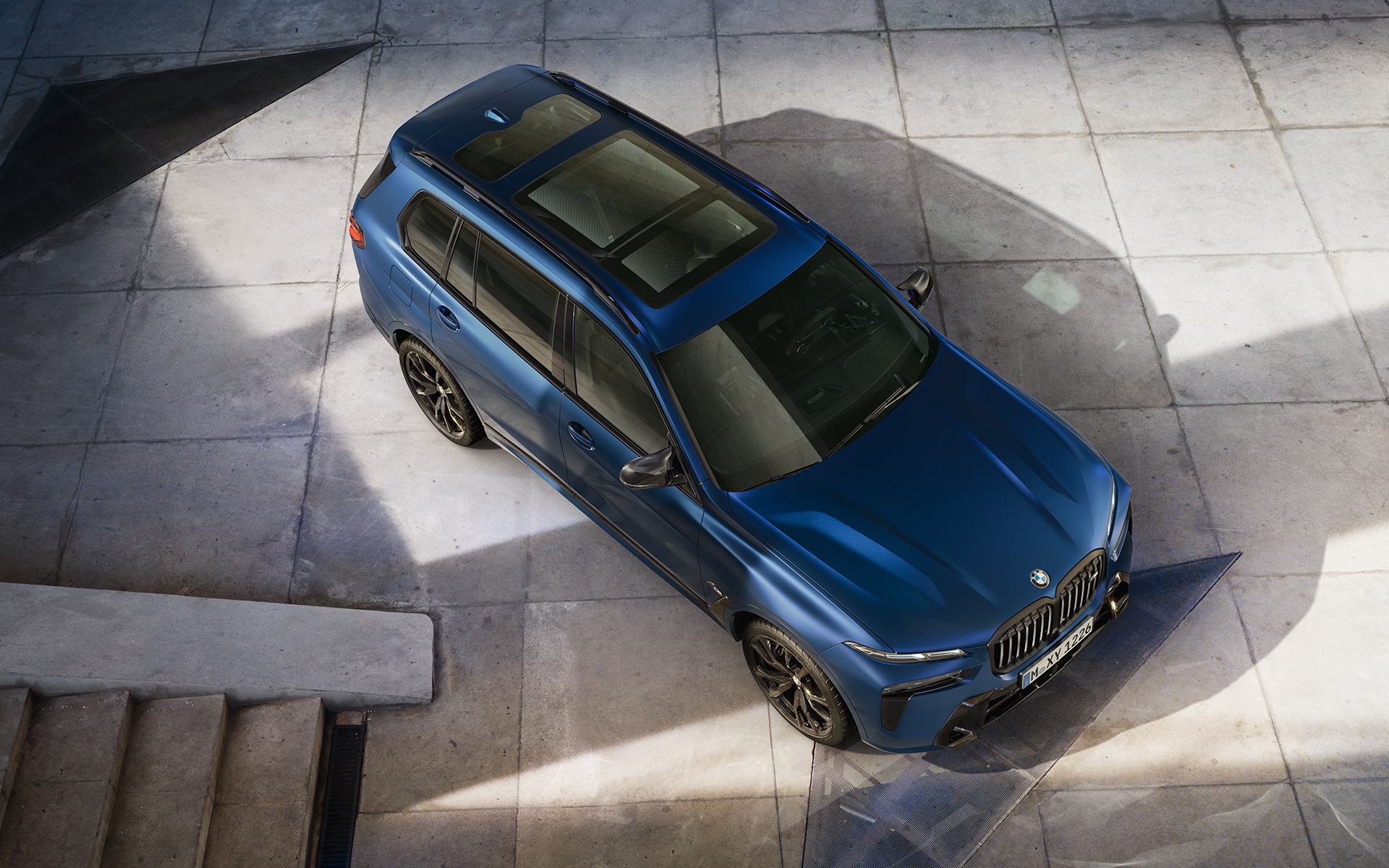 BMW X7 M60i LCI xDrive Albastru Frozen Marina Bay 