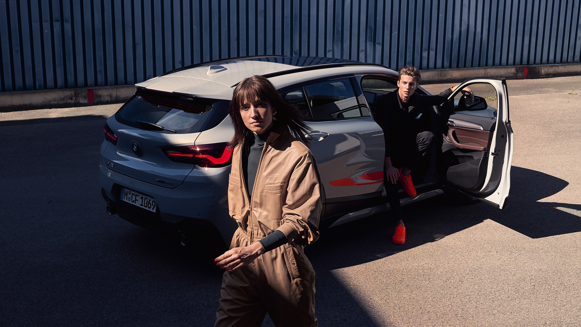 Imagine cu partea spate a BMW X2, F39 Imagine cu partea spate a BMW X2, F39, 2018, în Auriu metalizat