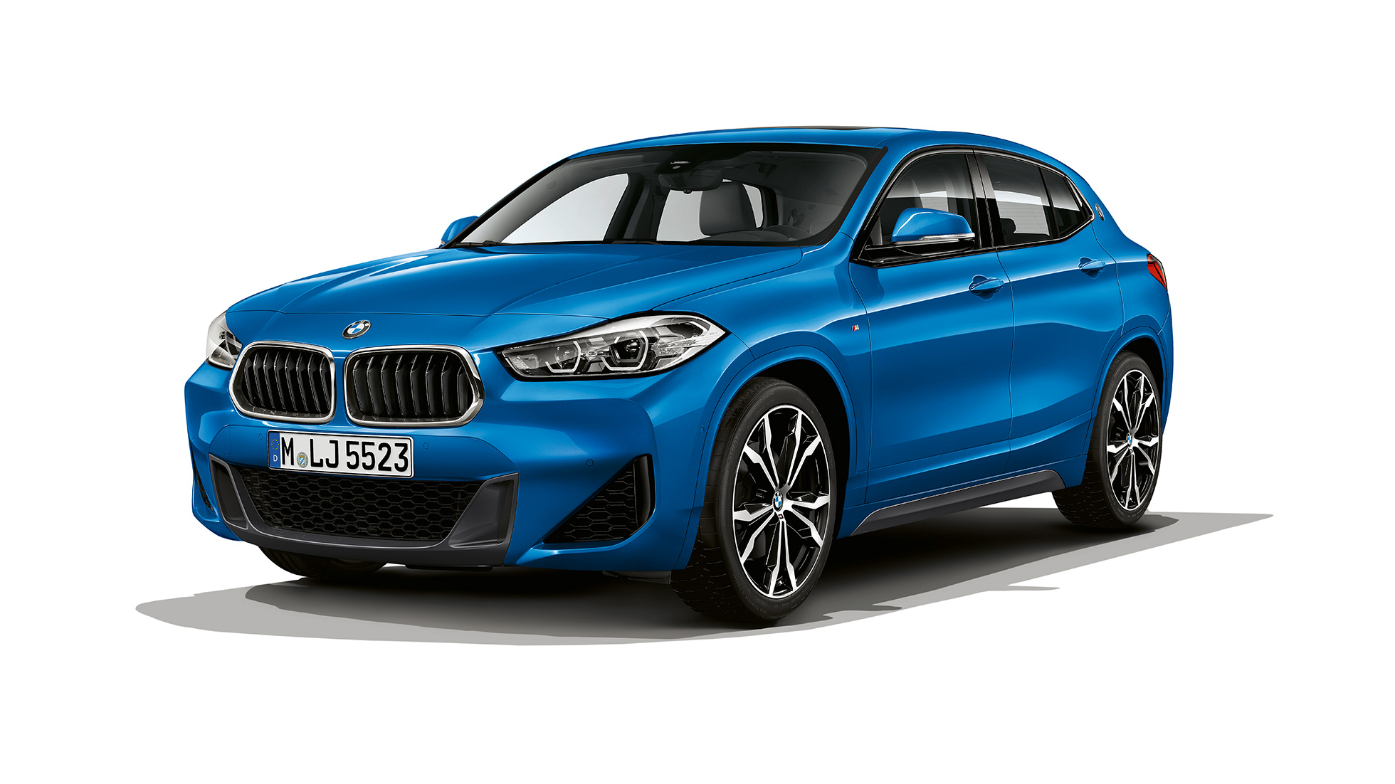 Imagine cu trei sferturi din partea frontală a BMW X2 sDrive20i, cu pachet M Sport Imagine cu trei sferturi din partea frontală a BMW X2 sDrive20i, F39, 2018, în Albastru Misano metalizat, cu pachet M Sport