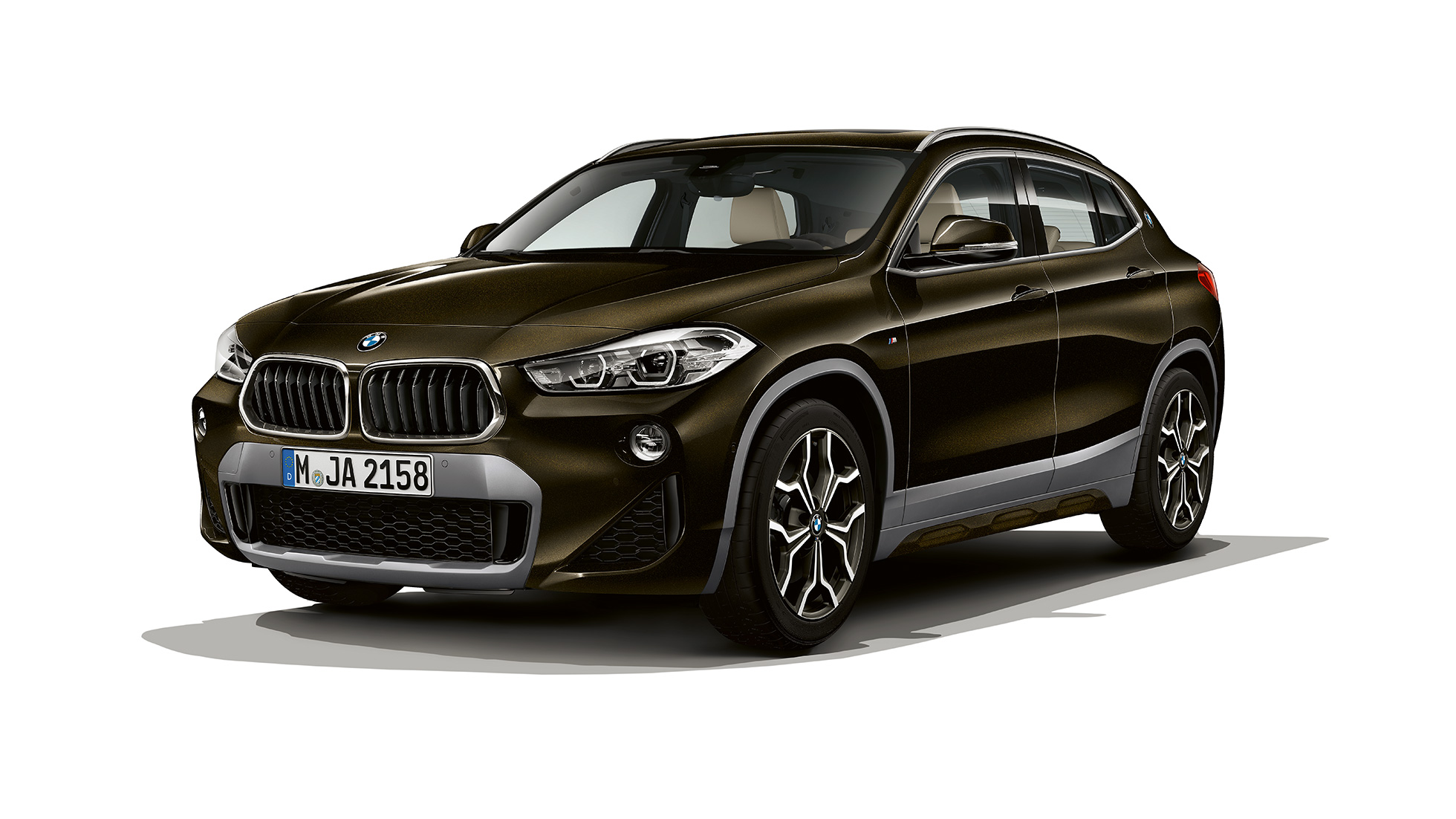 Imagine cu trei sferturi din partea frontală a BMW X2 sDrive20i, cu pachet M Sport X Imagine cu trei sferturi din partea frontală a BMW X2 sDrive20i, F39, 2018, în Sparkling Storm Brilliant Effect, cu pachet M Sport X