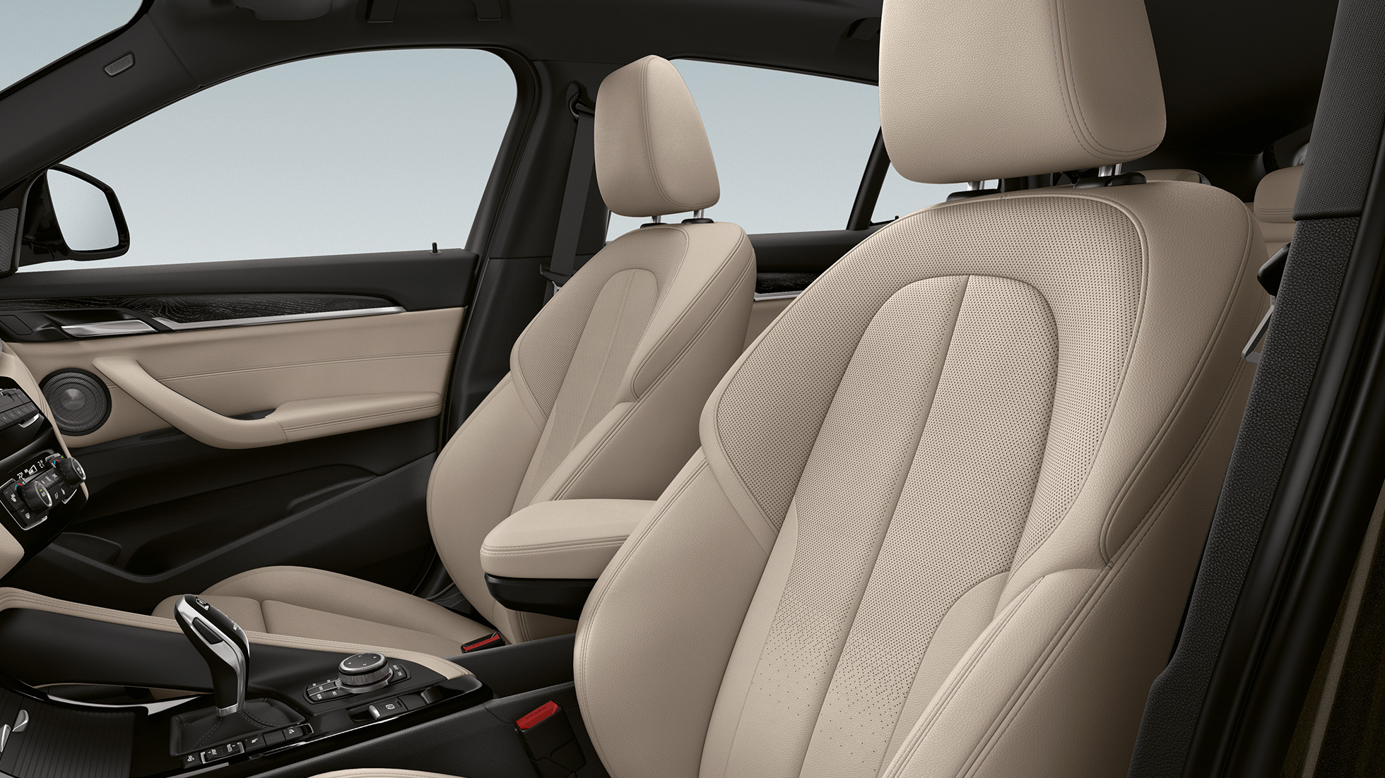 Tapiţeria din piele a BMW X2 sDrive20i, cu pachet M Sport X Imagine cu tapiţeria din piele a BMW X2 sDrive20i, F39, 2018, cu pachet M Sport X