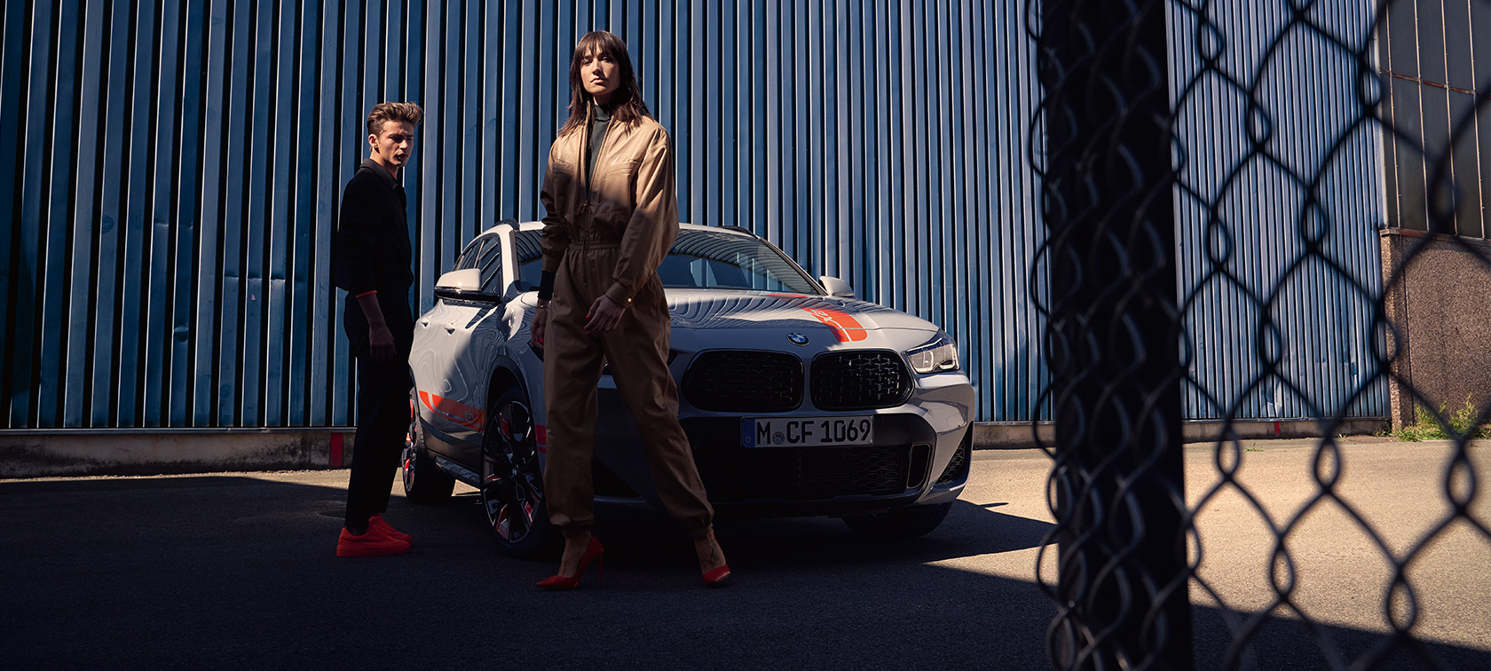 Imagine cu trei sferturi din partea frontală a BMW X2 F39 BMW X2 2020 Gri Brooklyn