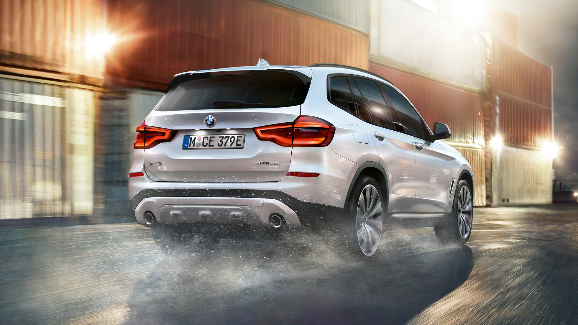 Imagine cu inscripţionarea denumirii modelului în partea spate a BMW X3 M40i Imagine cu inscripţionarea denumirii modelului în partea spate a BMW X3 M40i