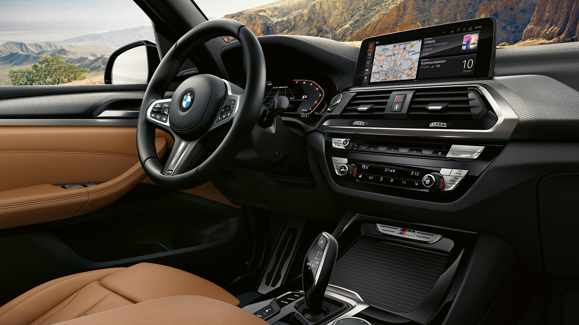 Volanul şi panoul de bord al BMW X3 M40i Volanul şi panoul de bord al BMW X3 M40i