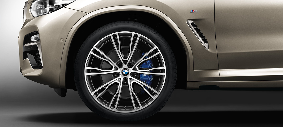 BMW X3 cu jante BMW Individual din aliaj uşor de 21” V-Spoke, tip 726 I BMW X3 cu jante BMW Individual din aliaj uşor de 21” V-Spoke, tip 726 I