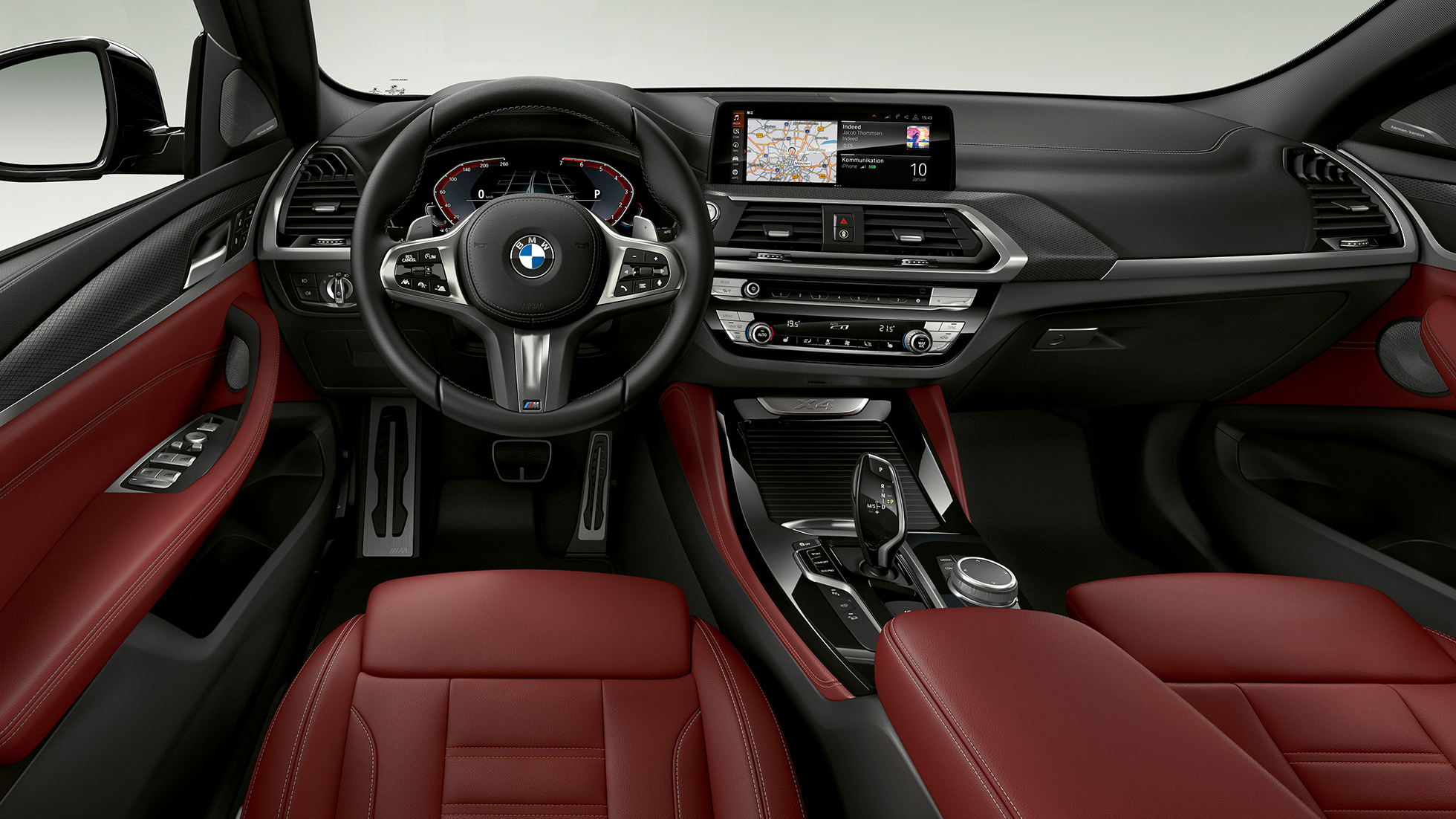 Habitaclul BMW X4 xDrive30i, cu pachet M Sport X Imagine din interior cu habitaclul BMW X4 xDrive30i, G02, 2018, cu pachet M Sport X