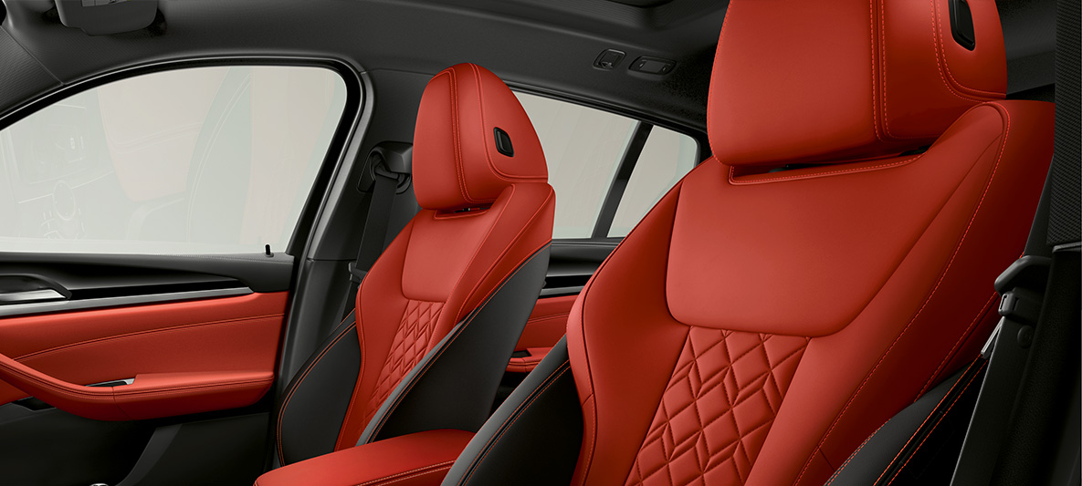 Ornamentele din piele Merino în Roşu Fiona/ negru cu conţinut extins, de la BMW Individual, ale BMW X4 Imagine din interior cu ornamentele din piele Merino în Roşu Fiona/ negru cu conţinut extins, de la BMW Individual, ale BMW X4, G02, 2018