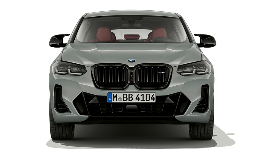 Designul frontal al BMW X4 G02 2021 în Gri Brooklyn Imagine în prim plan cu designul frontal al BMW X4 G02 2021 în Gri Brooklyn