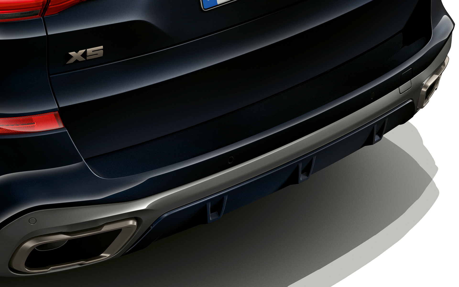 Sistemul de evacuare al BMW X5 M50d Sistemul de evacuare M Sport şi difuzorul aerodinamic al BMW X5 M50d