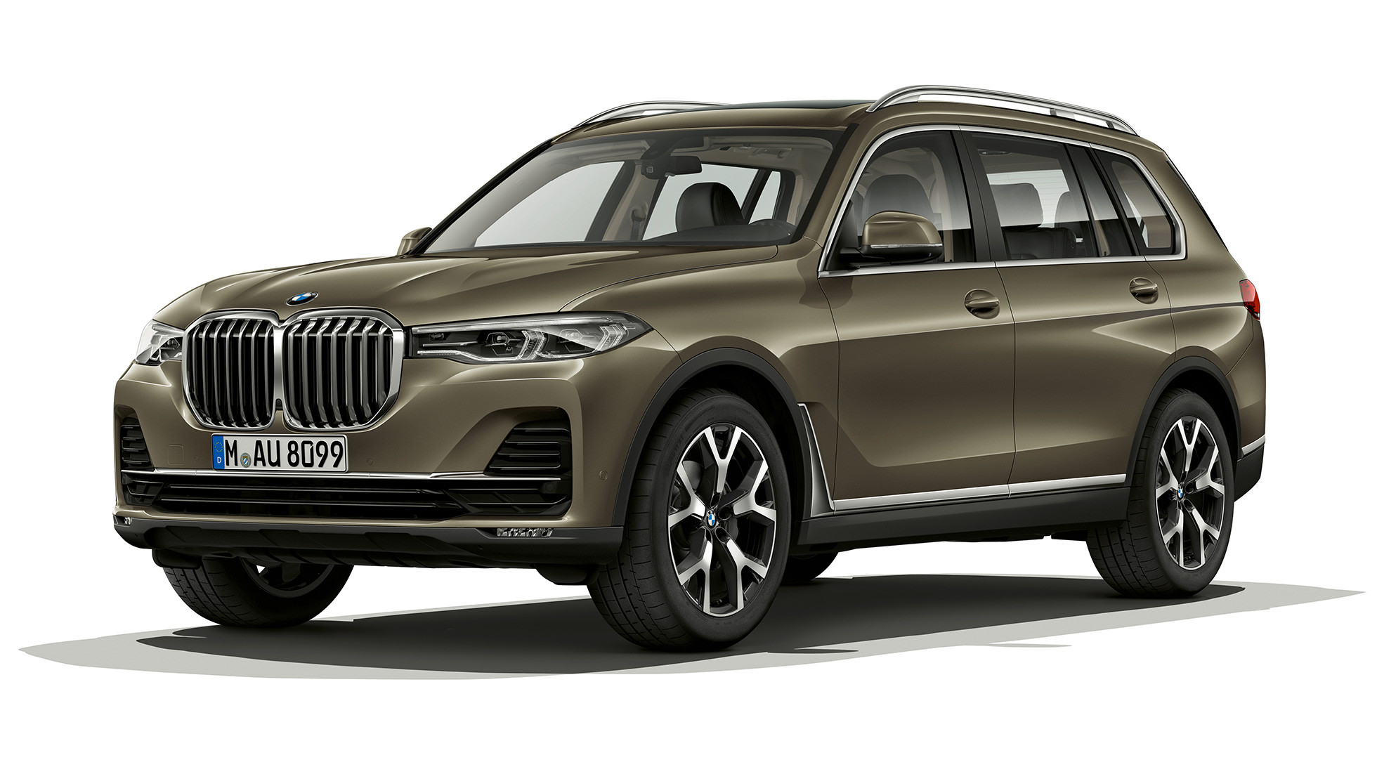 Echipamentele standard ale BMW X7 Imagine din studio cu trei sferturi din partea frontală a BMW X7 în Bronz Vermont