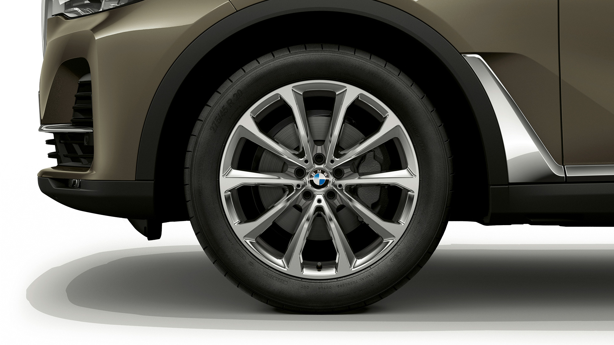 Jantele din aliaj uşor ale BMW X7 Imagine în prim-plan cu jantele din aliaj uşor ale BMW X7