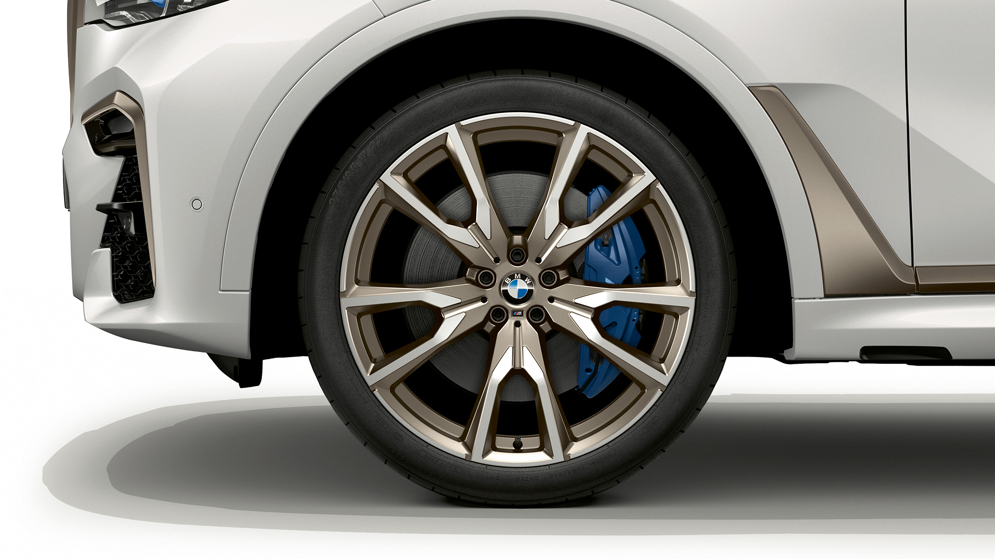Jantele din aliaj uşor ale BMW X7 model BMW X7 M50d Imagine în prim-plan cu jantele din aliaj uşor ale BMW X7 cu echipamentele modelului BMW X7 M50d