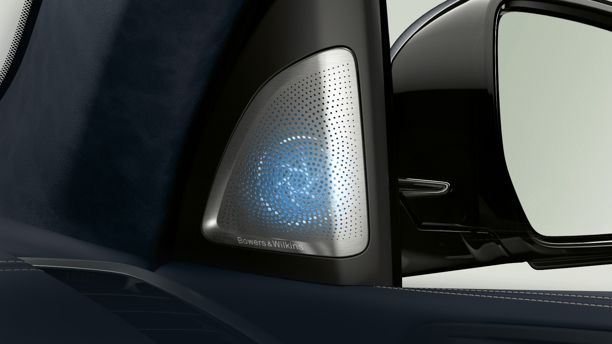 Sistem de sunet surround Bowers & Wilkins Diamond Bowers & Wilkins: imagine în prim-plan cu difuzorul din diamant sintetic al sistemului surround