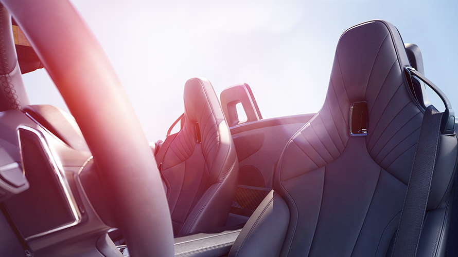 Imagine a interiorului BMW Z4 „First Edition” Imagine a interiorului BMW Z4 „First Edition” cu top-ul deschis, volan şi scaune