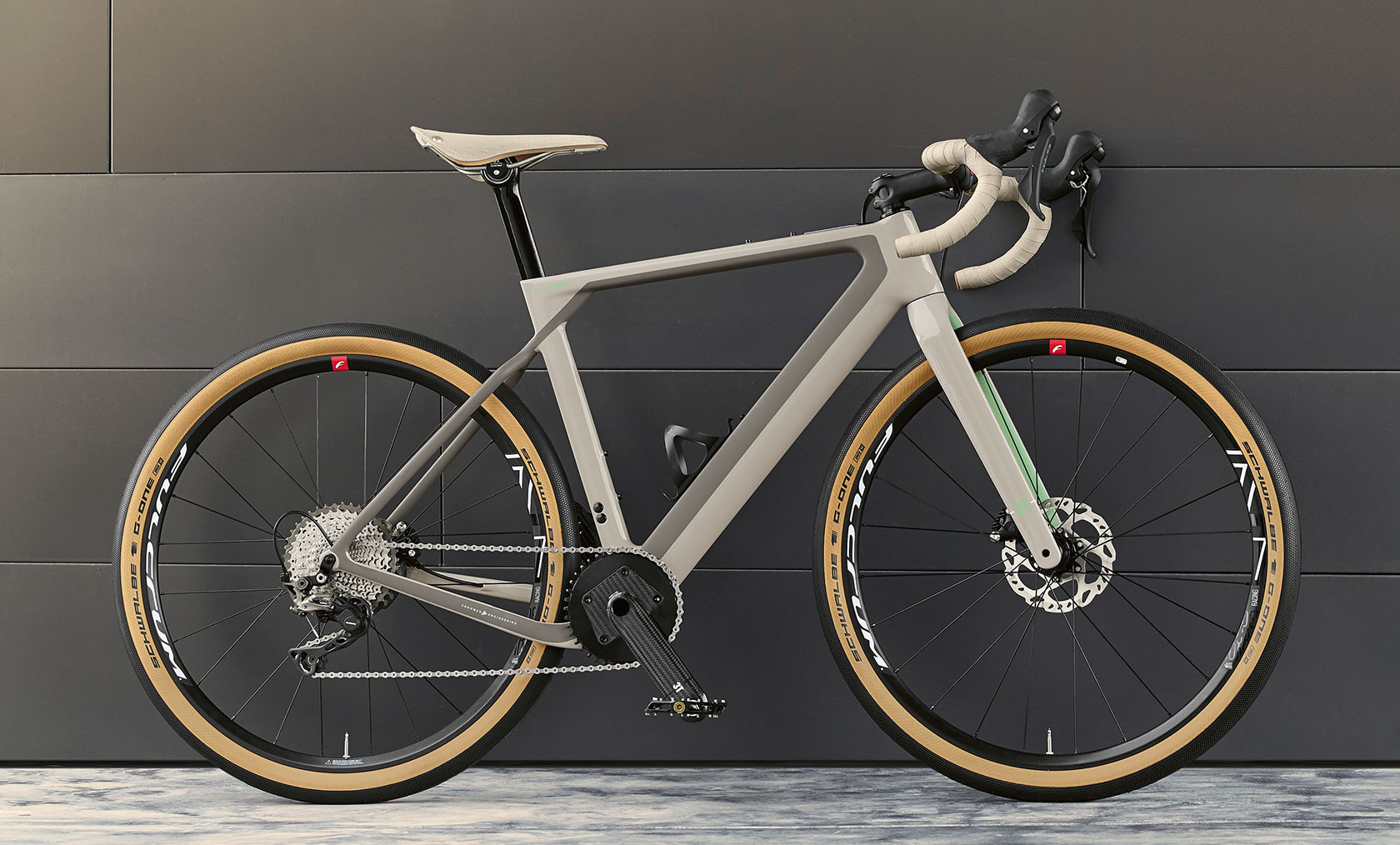Bicicletă gravel 3T pentru BMW. Imaginea arată partea frontală a bicicletei gravel 3T pentru BMW.