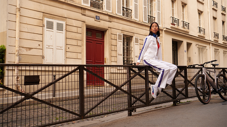 BMW Lifestyle Lookbook, ţinută BMW M E-Bike şi BMW M Motorsport