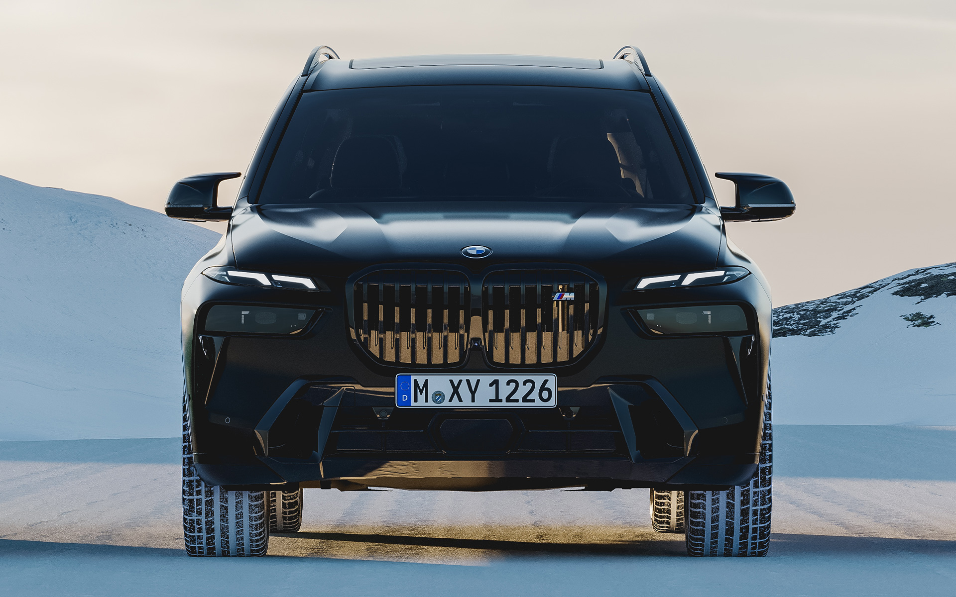 BMW X7 în BMW Individual Negru Frozen