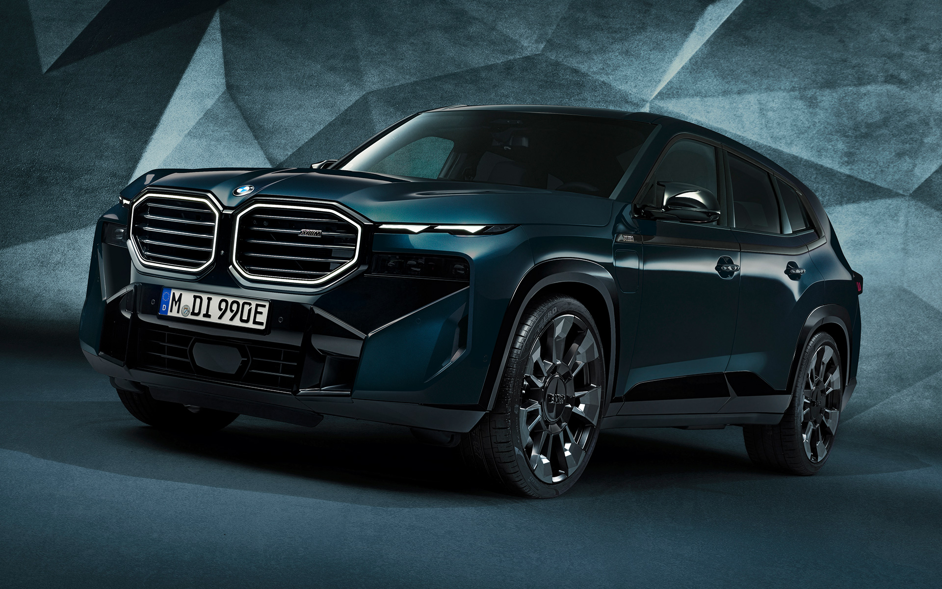 BMW XM, BMW Individual Petrol Mica