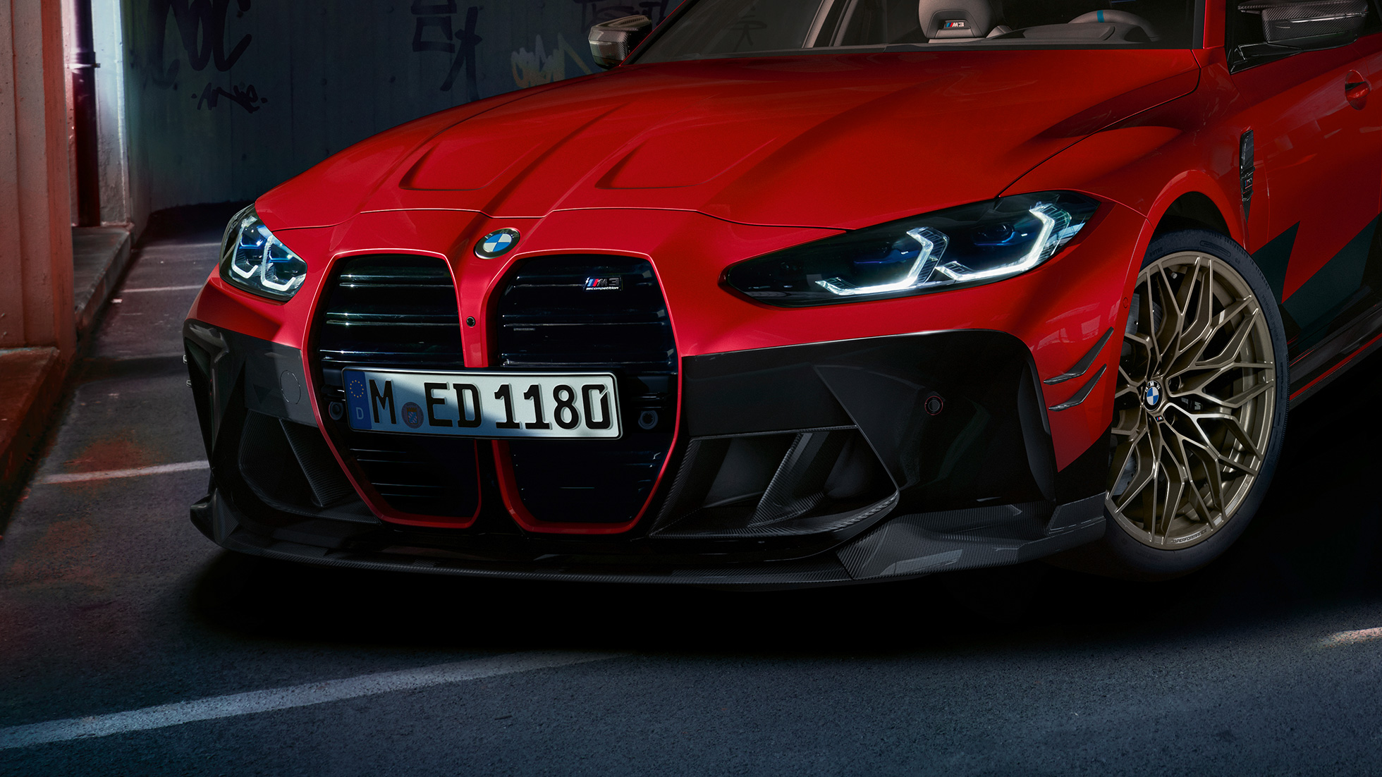 Imagine din partea frontală a BMW M3 G80 Imagine din partea frontală a BMW M3 G80 cu accesorii BMW M Performance