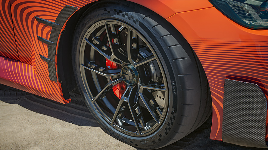 BMW M2 Coupé G87 Accesorii BMW M Performance imagine cu trei sferturi din partea din spate staţionând