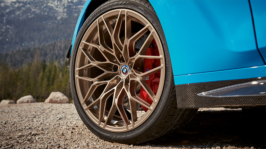BMW M3 Touring G81 Accesorii BMW M Performance imagine în prim plan cu roata